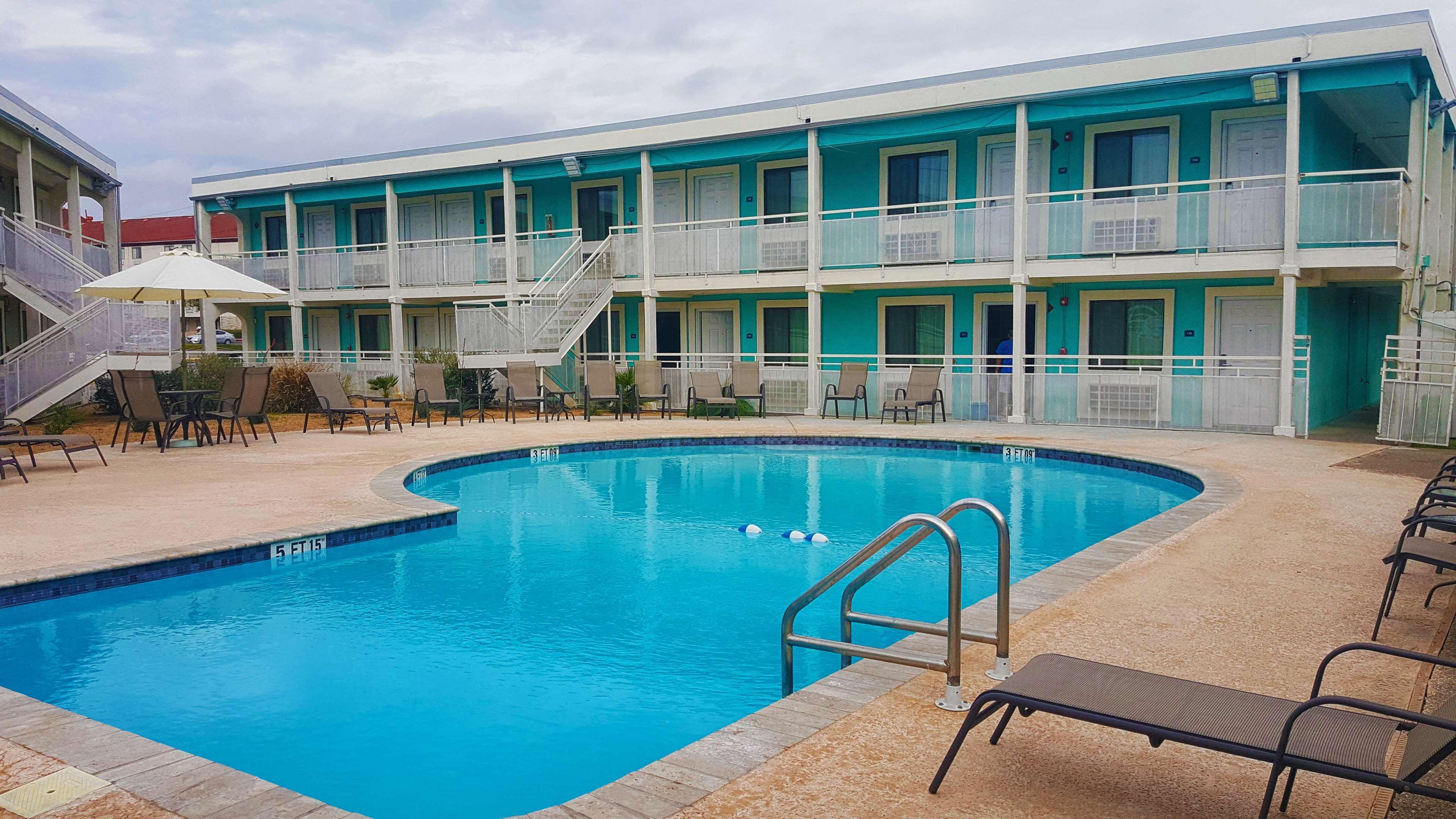 Laredo Hotel Inn Exterior photo