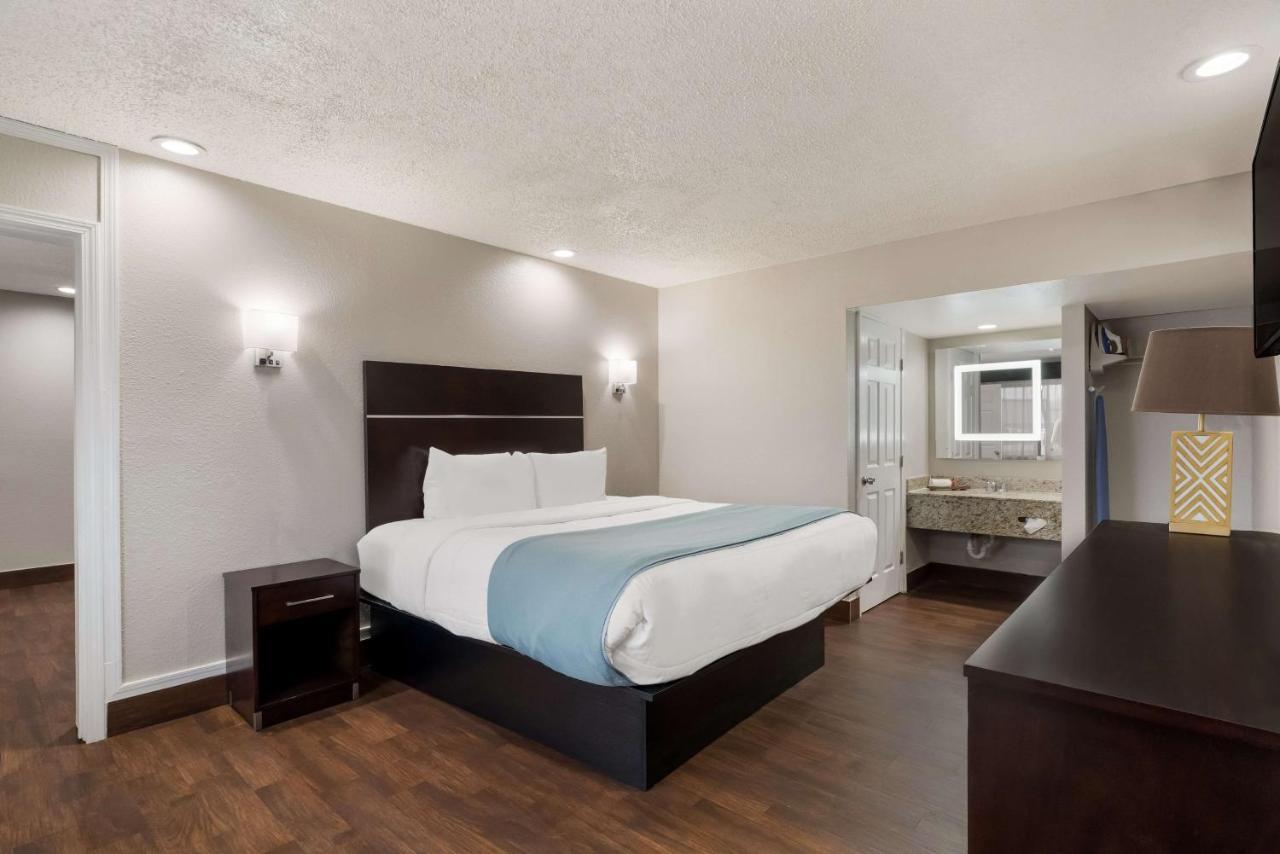 Laredo Hotel Inn Exterior photo